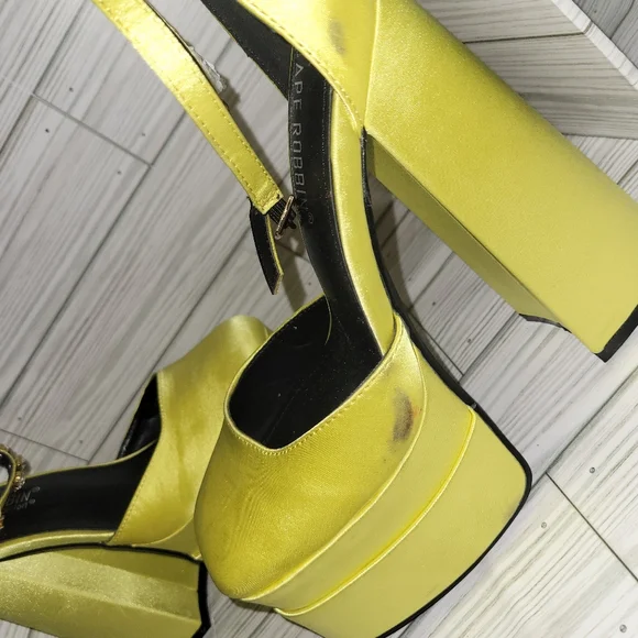 Cape Robbin - Picture 4 of 5